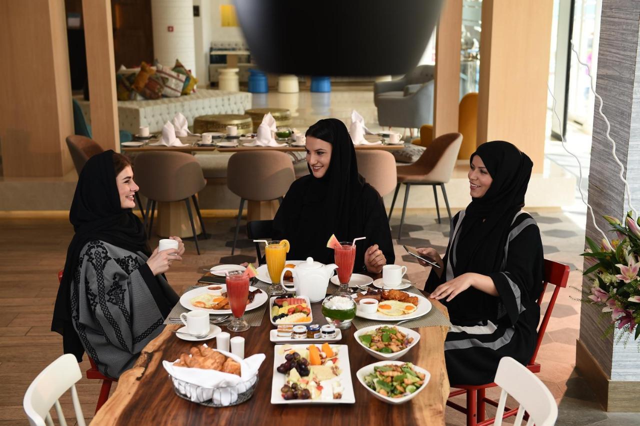 Sealine Beach, A Murwab Resort Месаид Экстерьер фото Arab women in Dubai