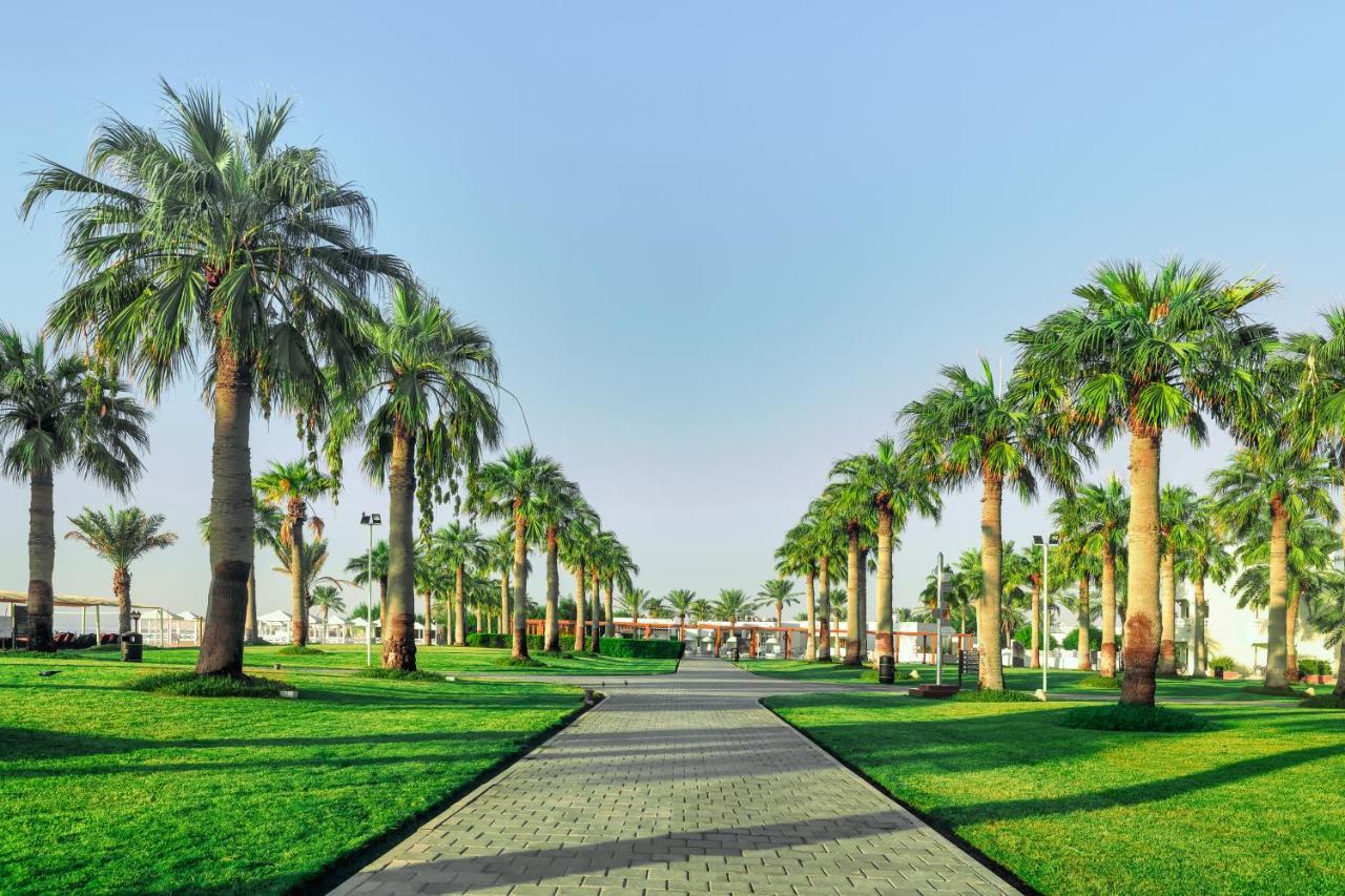 Sealine Beach, A Murwab Resort Месаид Экстерьер фото Al-Shaab Park